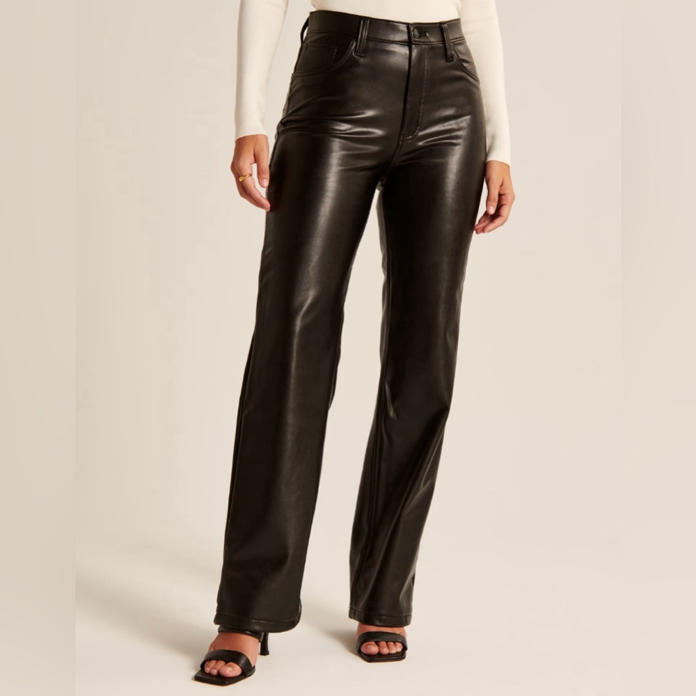 Abercrombie Curve Love Vegan Leather 90s Relaxed Pant